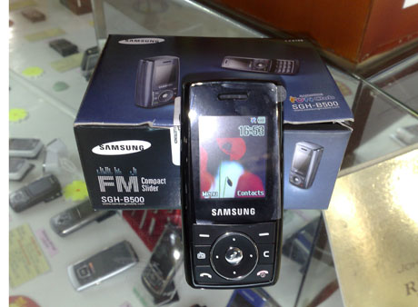 Samsung-B500-được-bán
