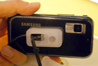 Samsung-F700:-Đối-thủ-iPhone