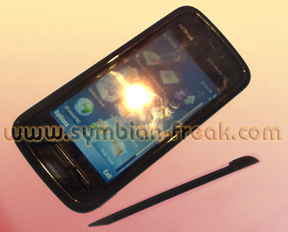 Hé-lộ-thiết-bị-Symbian-S60-màn-hình-cảm-ứng-đầu-tiên