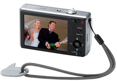 5-máy-ảnh-du-lịch-có-màn-hình-lớn 5-máy-ảnh-du-lịch-có-màn-hình-lớn