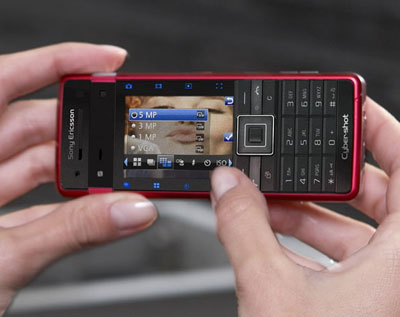 'Dế'-chụp-hình-siêu-mỏng-Sony-Ericsson-C902 'Dế'-chụp-hình-siêu-mỏng-Sony-Ericsson-C902