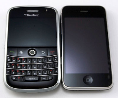 BlackBerry-Bold-'đọ-sức'-iPhone-3G