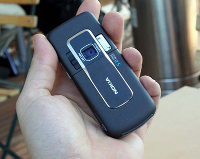 Nokia-6220-Classic-5-'chấm'-dáng-cổ