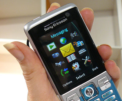 Sony-Ericsson-C702-điện-thoại-chịu-nước Sony-Ericsson-C702-điện-thoại-chịu-nước