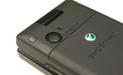 Walkman-gập-bộ-nhớ-'khủng'-của-Sony-Ericsson