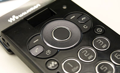 Walkman-gập-bộ-nhớ-'khủng'-của-Sony-Ericsson
