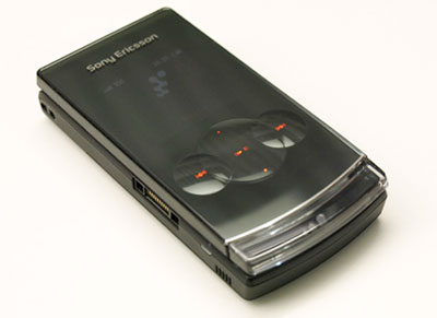 Walkman-gập-bộ-nhớ-'khủng'-của-Sony-Ericsson