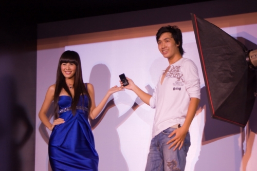 Samsung-ra-mắt-điện-thoại-INNOV8-với-kỉ-lục-Guiness-Việt-Nam Samsung-ra-mắt-điện-thoại-INNOV8-với-kỉ-lục-Guiness-Việt-Nam