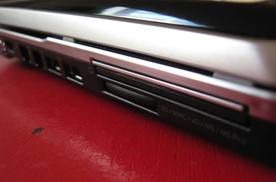 Laptop-chuyên-giải-trí-Gateway