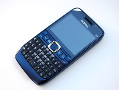 Nokia-E63-dế-doanh-nhân-vừa-đựơc-bán-tại-TGDD