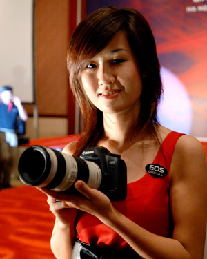 Canon-EOS-5D-Mark-II-giá-3.900-USD