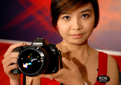 Canon-EOS-5D-Mark-II-giá-3.900-USD