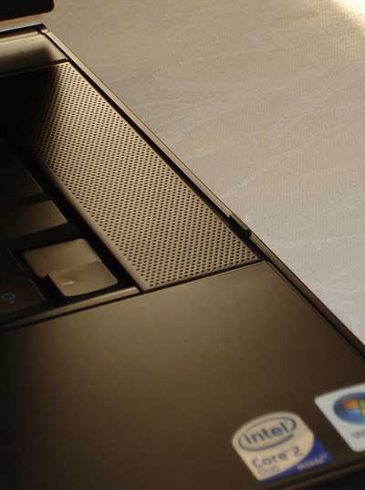 Dell-Latitude-E6500-mạnh-mẽ-và-lịch-lãm