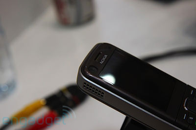 Nokia-6710-Navigator-và-6720-Classic