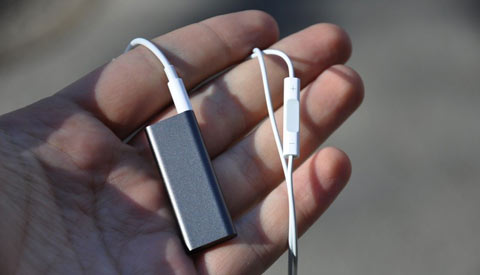 'Đập-hộp'-iPod-Shuffle-4-GB-tí-hon 'Đập-hộp'-iPod-Shuffle-4-GB-tí-hon