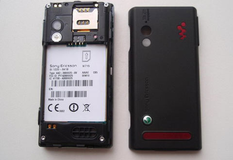 'Đập-hộp'-Sony-Ericsson-W715 'Đập-hộp'-Sony-Ericsson-W715