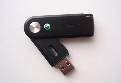 'Đập-hộp'-Sony-Ericsson-W715 'Đập-hộp'-Sony-Ericsson-W715