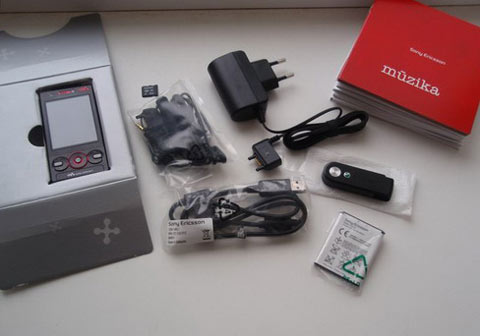 'Đập-hộp'-Sony-Ericsson-W715 'Đập-hộp'-Sony-Ericsson-W715