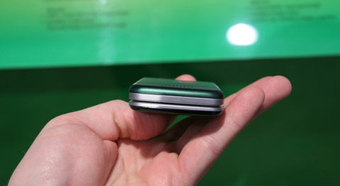 Sony-Ericsson-T707-trình-diễn