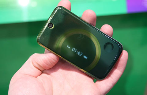 Sony-Ericsson-T707-trình-diễn