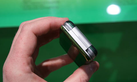 Sony-Ericsson-T707-trình-diễn