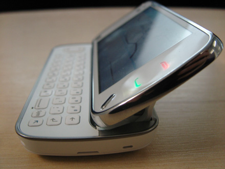 Smartphone-đọ-bàn-phím