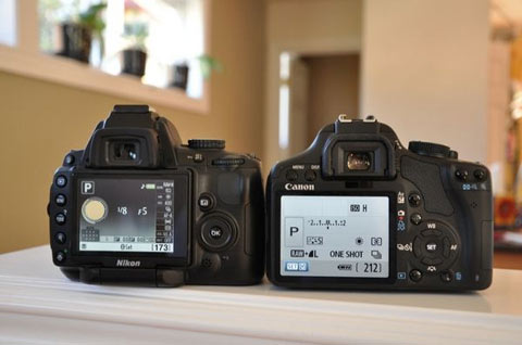 Canon-EOS-500D-và-Nikon-D5000