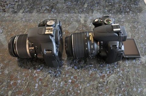 Canon-EOS-500D-và-Nikon-D5000