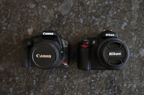 Canon-EOS-500D-và-Nikon-D5000