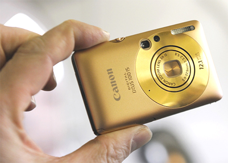 Vũ-nữ-thân-gầy---IXUS-100-IS