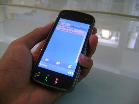 Hình-ảnh-đầu-tiên-của-Nokia-N97-tại-Việt-Nam