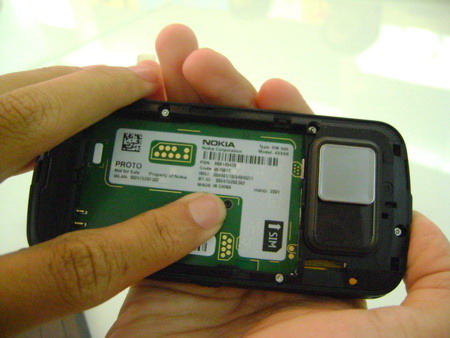 Hình-ảnh-đầu-tiên-của-Nokia-N97-tại-Việt-Nam