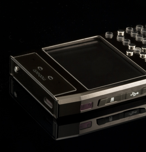 Di-động-Mobiado-giống-Nokia-E71