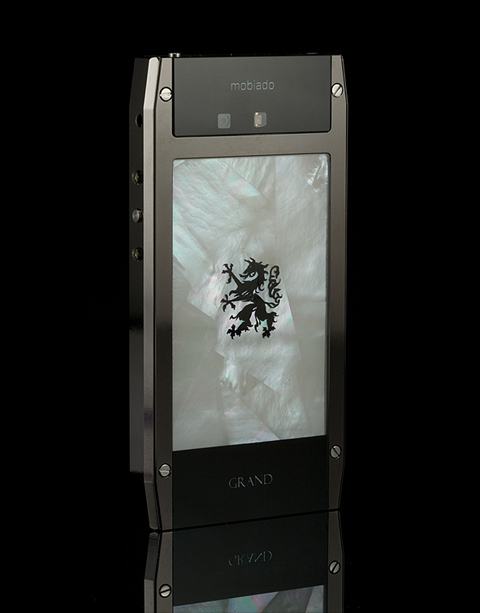 Di-động-Mobiado-giống-Nokia-E71