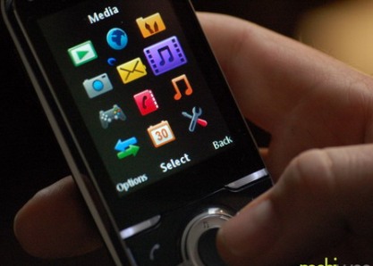 Sony-Ericsson-“sống-còn”-với-điện-thoại-hi-tech Sony-Ericsson-“sống-còn”-với-điện-thoại-hi-tech