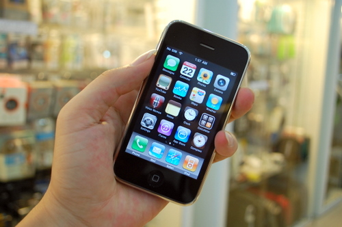 Cận-cảnh-iPhone-3GS-tại-Việt-Nam