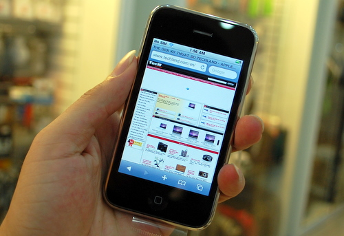 Cận-cảnh-iPhone-3GS-tại-Việt-Nam