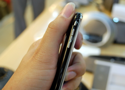 Cận-cảnh-iPhone-3GS-tại-Việt-Nam