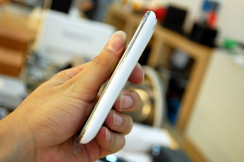 Cận-cảnh-iPhone-3GS-tại-Việt-Nam