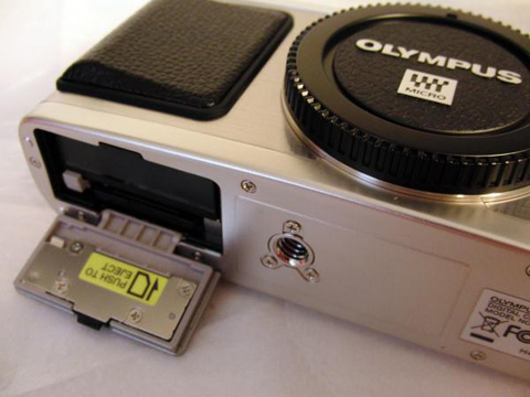 'Đập-hộp'-camera-ống-kính-rời-nhỏ-nhất-thế-giới 'Đập-hộp'-camera-ống-kính-rời-nhỏ-nhất-thế-giới