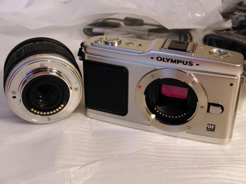 'Đập-hộp'-camera-ống-kính-rời-nhỏ-nhất-thế-giới 'Đập-hộp'-camera-ống-kính-rời-nhỏ-nhất-thế-giới
