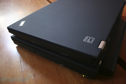 Ảnh-so-sánh-ThinkPad-T400-và-T400s