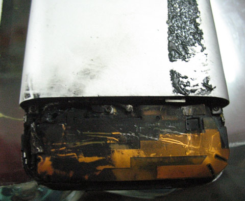 iPhone-cháy-nổ-bị-nghi-là-'hàng-dựng'