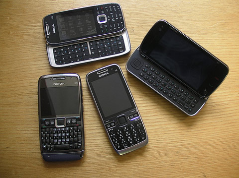 Nokia-E55-và-'anh-em'-E-series