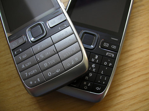 Nokia-E55-và-'anh-em'-E-series