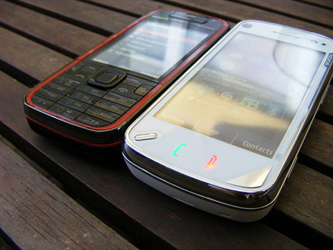 N97-và-'dế'-XpressMusic-bàn-phím-trượt