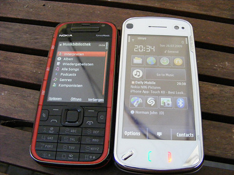 N97-và-'dế'-XpressMusic-bàn-phím-trượt