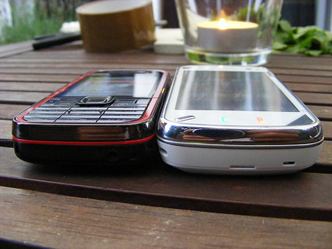 N97-và-'dế'-XpressMusic-bàn-phím-trượt