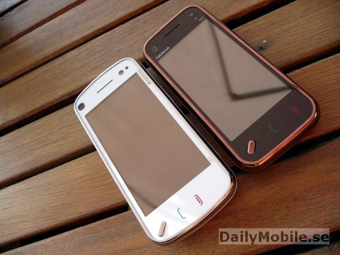 Nokia-N97-vs.-N97-Mini Nokia-N97-vs.-N97-Mini