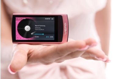 Chùm-ảnh:-Cô-nàng-“đỏm-dáng”-Samsung-Yepp-R1